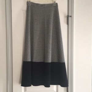 Black houndstooth skirt